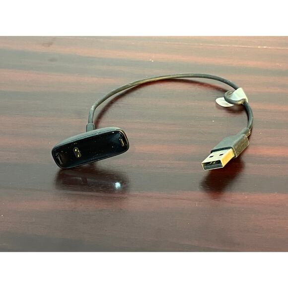 Fitbit Inspire 2 USB Charger - Picture 2 of 3